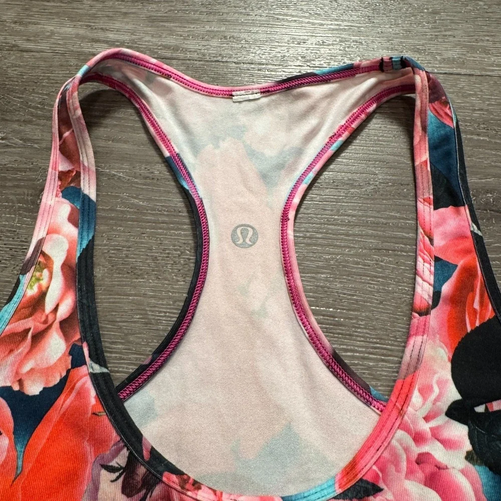 Lululemon Tank Top Women 8 Pink Luon Secret Garden Floral Racerback Yoga Running
